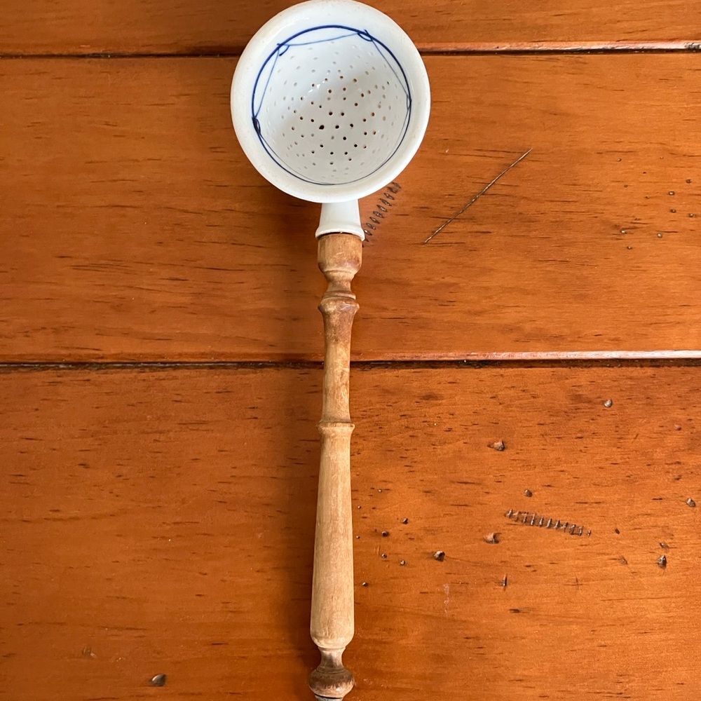 Meissen Blue Onion Porcelain Strainer